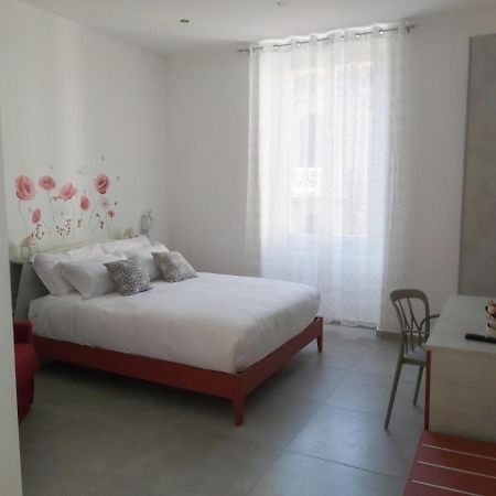 Candy'S Dream Rooms ลาสเปเซีย ภายนอก รูปภาพ