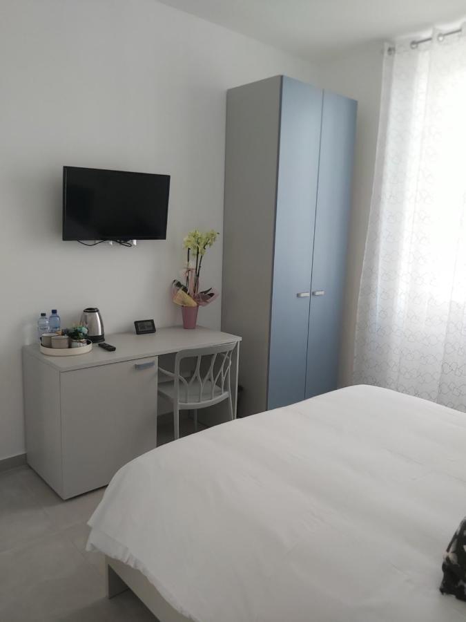 Candy'S Dream Rooms ลาสเปเซีย ภายนอก รูปภาพ